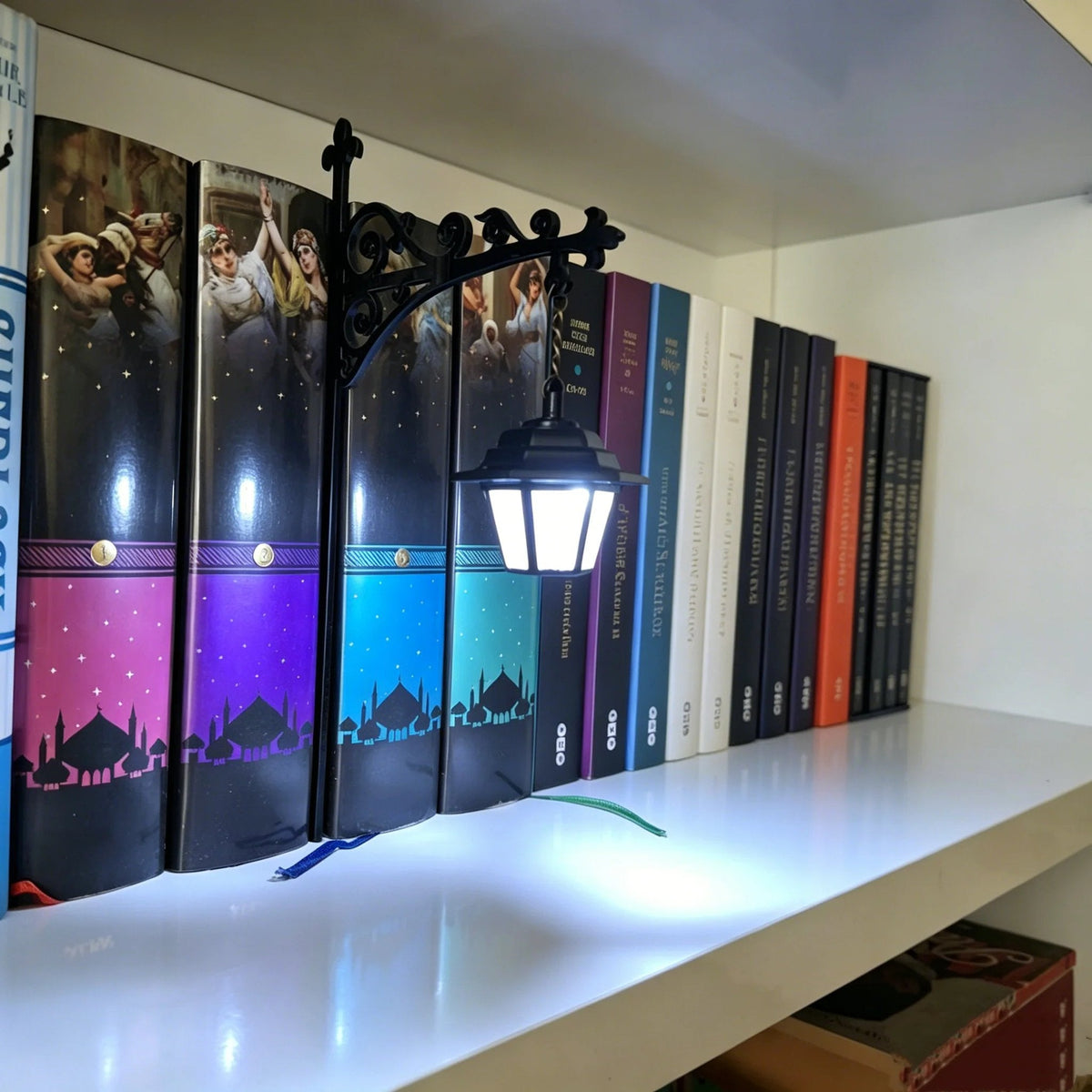 Bookshelf Lantern gallery 02